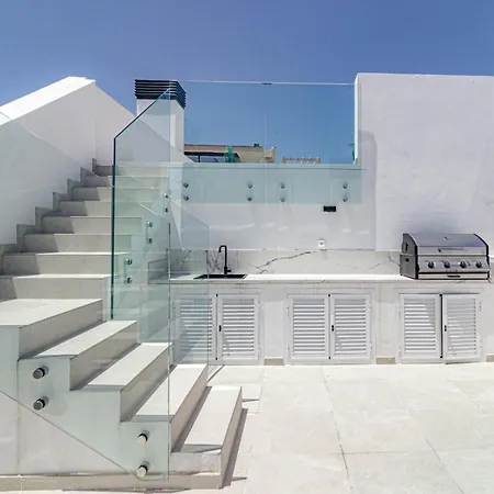 Le2e- Modern New-build Flat Near The 아파트