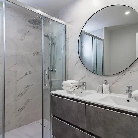 Le2e- Modern New-build Flat Near The * 에스테포나