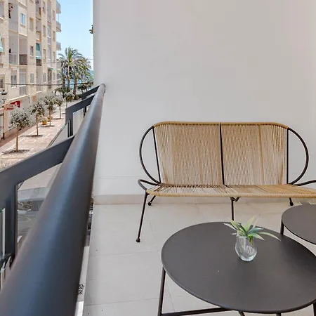 Le2e- Modern New-build Flat Near The 아파트