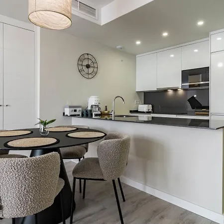 Le2e- Modern New-build Flat Near The דירה *