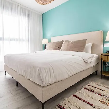 Le2e- Modern New-build Flat Near The דירה