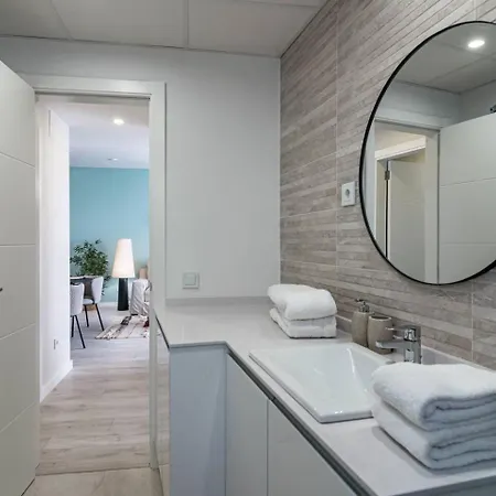 Le2e- Modern New-build Flat Near The דירה