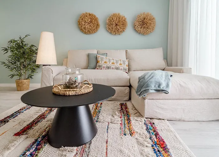 Le2e- Modern New-build Flat Near The شقة